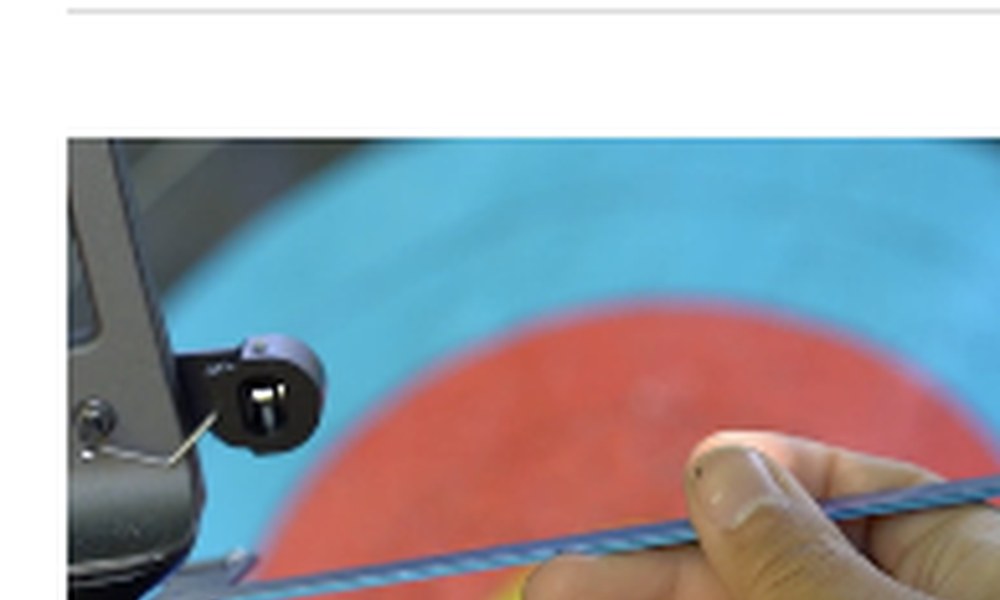 Checking recurve bow brace height